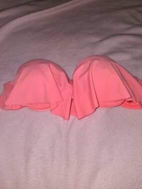 Flounce Strapless Bikini Top in Coral Pink